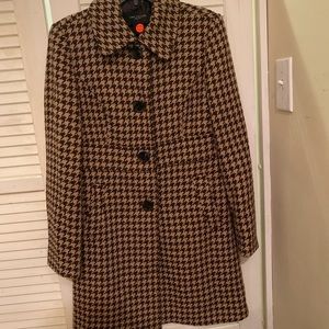 brown and tan houndstooth